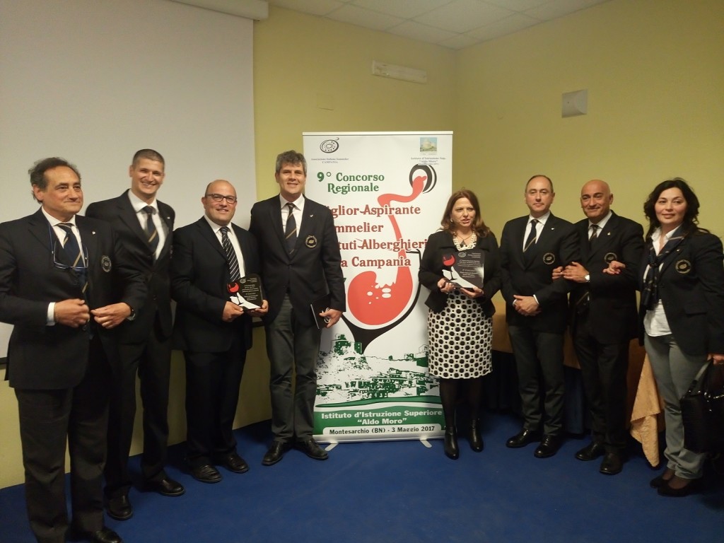FOTO GRUPPO AIS e preside