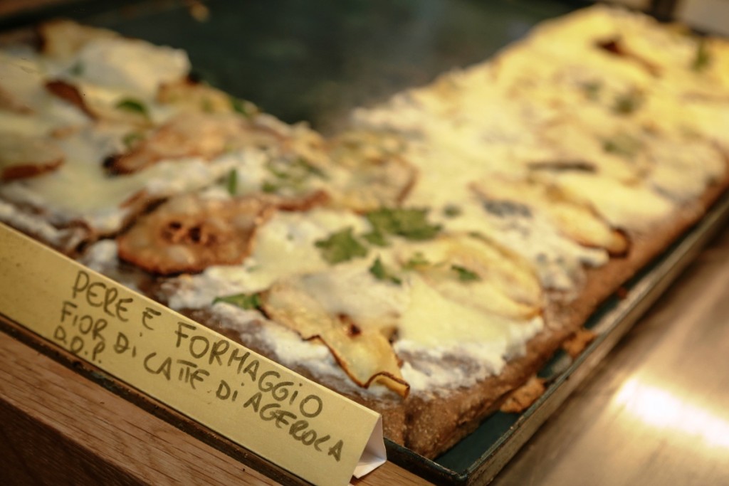 Pizza_pere_e_formaggio_Paisà