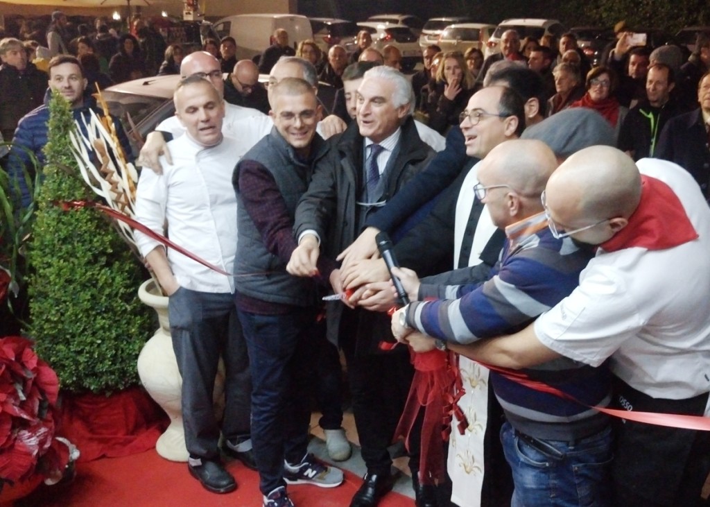 TAGLIO DEL NASTRO